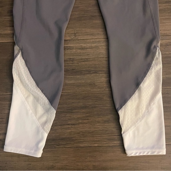Athlete Gray to White Leggings Capri Length Size Small - Picture 9 of 11